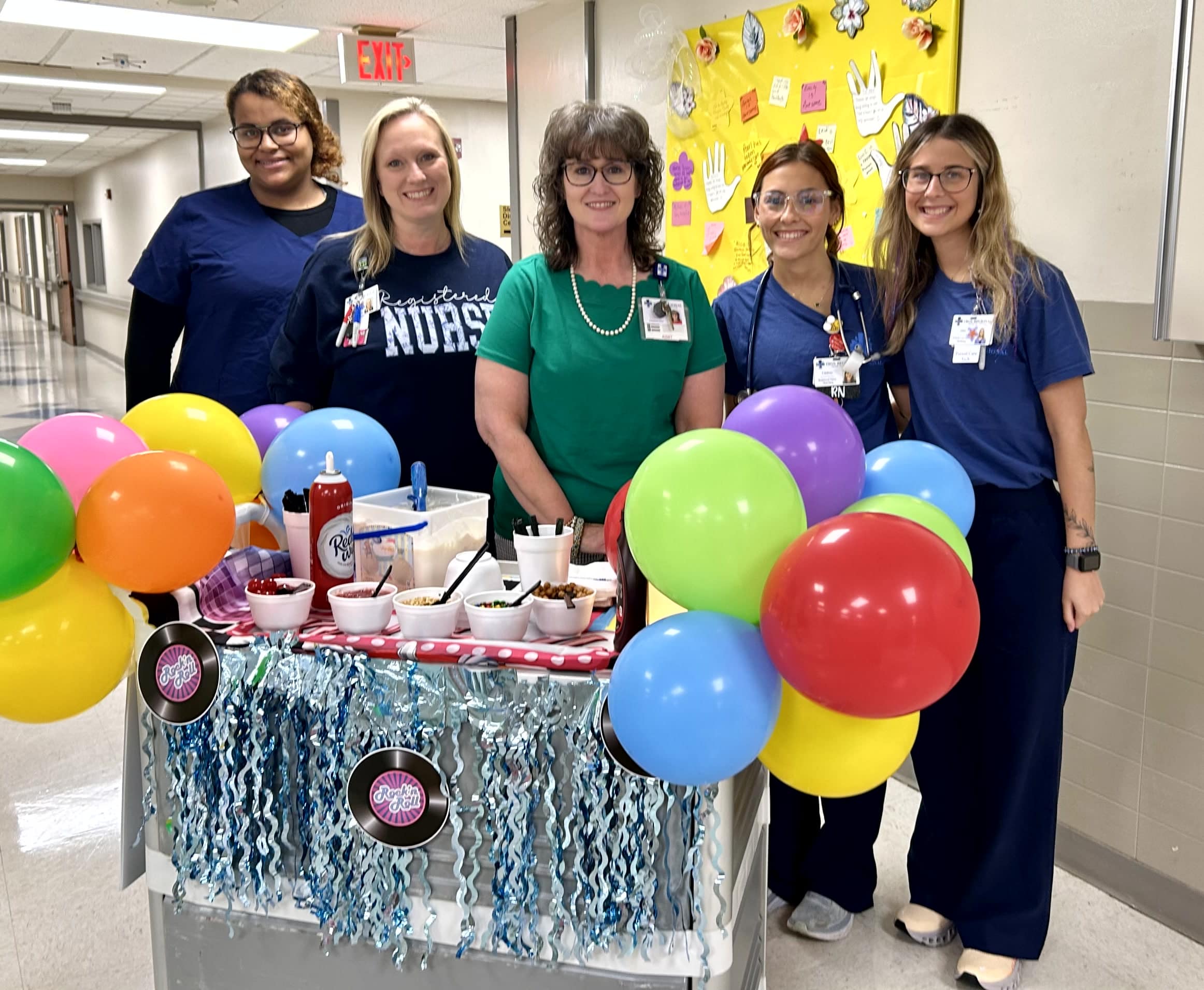 Bruna Caram et al. posing for the camera